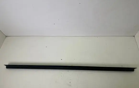 Dodge Durango III Rubber seal rear door window/glass RT55399164AB