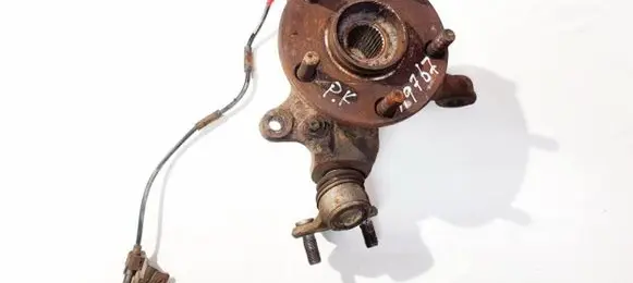 Toyota Corolla Verso AR10 Front wheel hub