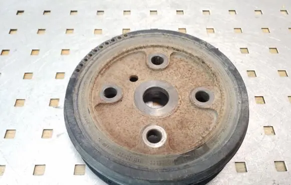 Volvo XC70 Crankshaft pulley 30637335