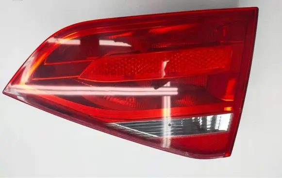 Tailgate rear/tail lights