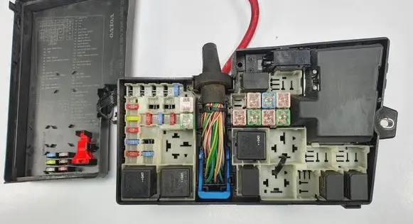Ford Focus Fuse box set 30679792