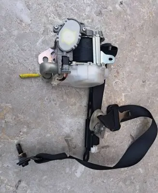 Toyota Avensis T270 Front seatbelt 7J08280310 8237000090