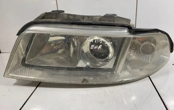 Audi A4 S4 B5 8D Headlight/headlamp 89300371