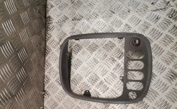 Seat Alhambra (Mk1) Radio/GPS head unit trim 7m0858105e