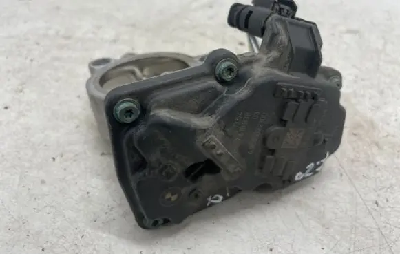 BMW 1 F20 F21 Throttle valve 7618838