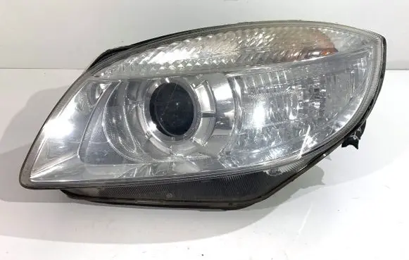 Skoda Fabia Mk1 (6Y) Headlight/headlamp 