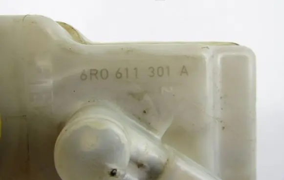 Seat Ibiza IV (6J,6P) Master brake cylinder 6R0611301A