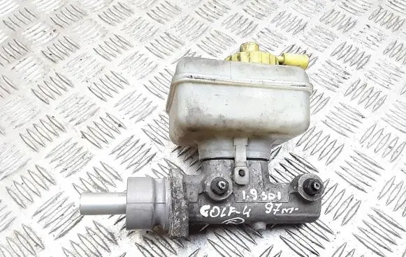Volkswagen Golf III Master brake cylinder 21027099