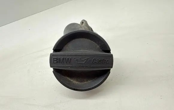 BMW 5 F10 F11 Oil fill pipe 7507224