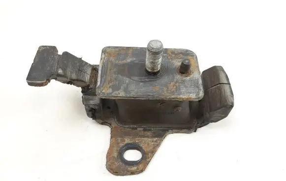 Toyota Hilux (AN10, AN20, AN30) Engine mount bracket 123610L030