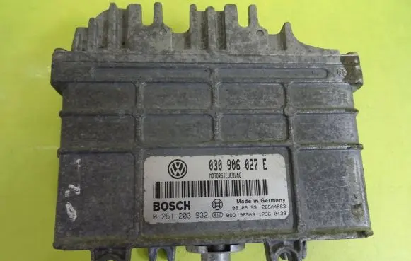 Volkswagen Polo III 6N 6N2 6NF Engine control unit/module 030906027E 0261203932