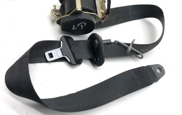 Peugeot 207 Front seatbelt 