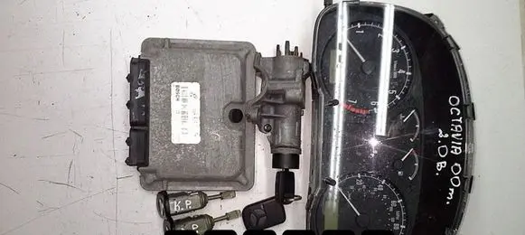 Skoda Octavia Mk1 (1U) Engine control unit/module 06A906018FH
