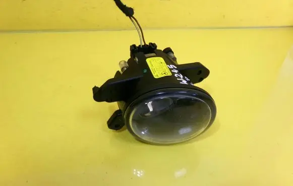 Mercedes-Benz B W245 Front fog light A2518200756 0305076001