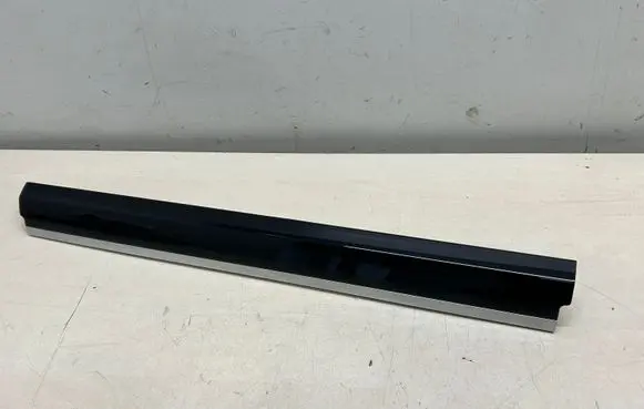 Porsche Cayenne (92A) Dashboard glove box trim 7P5857222F