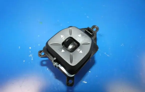 Hyundai ix35 Wing mirror switch