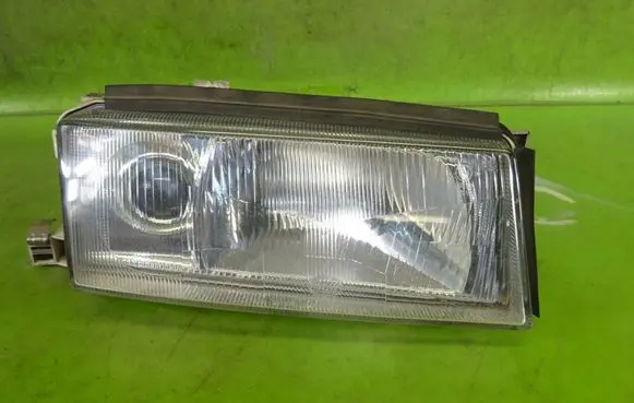 Skoda Octavia Mk1 (1U) Headlight/headlamp 246086-00