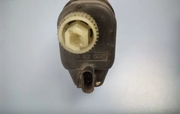 Ford Sierra Headlight level adjustment motor 0132008302