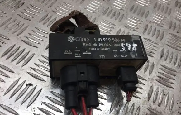 Volkswagen Golf IV Coolant fan relay 1J0919506M 548