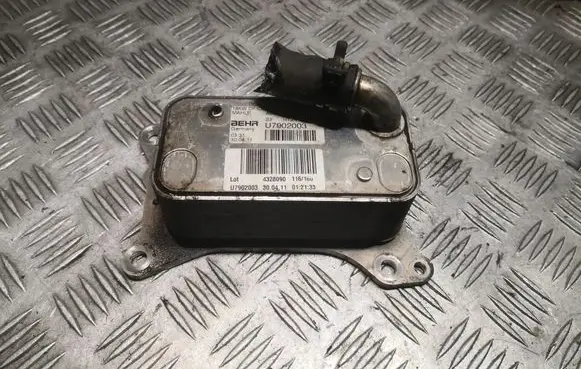 Mercedes-Benz E A207 Gearbox / Transmission oil cooler A651180665 U7902003