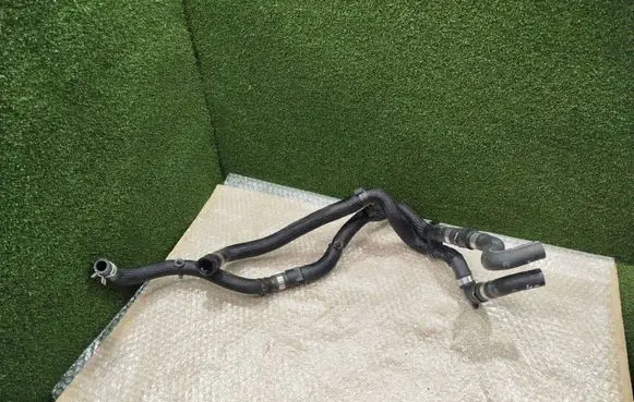 Renault Trafic III (X82) Engine coolant pipe/hose 217424247R 924105679R