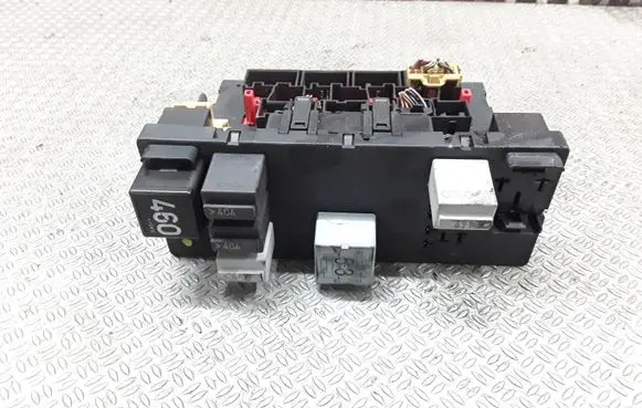 Volkswagen Touran I Fuse module 1K0937049K