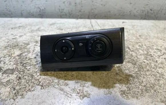 Chevrolet Captiva Wing mirror switch