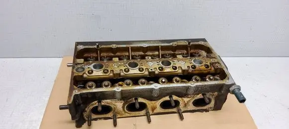 Volkswagen Golf V Engine head 03C103358F