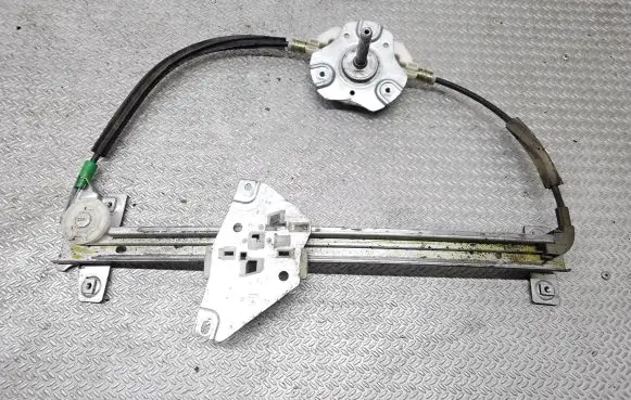 Rear door manual window regulator