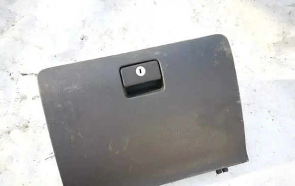 Toyota Corolla Verso AR10 Glove box 555510F010 55551-0F010