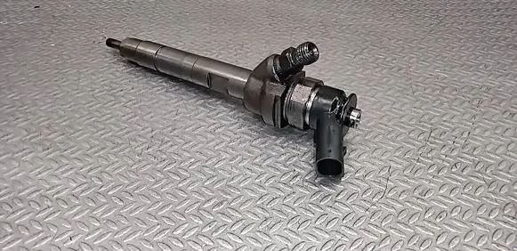 BMW 3 E90 E91 Fuel injector 0445110289 779844604