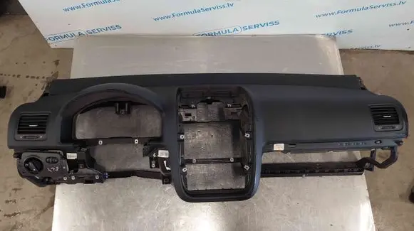 Volkswagen Jetta V Dashboard 1K1858295