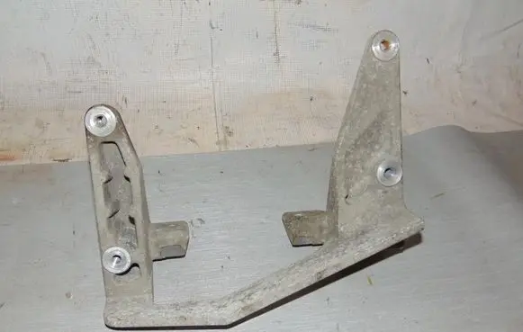 Mercedes-Benz Vito Viano W638 Engine mounting bracket A6382661101