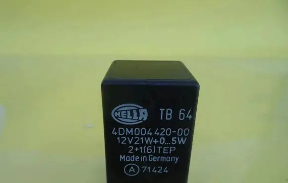 Volkswagen PASSAT B3 Other relay 4DM004420-00 4DM00442000 71424