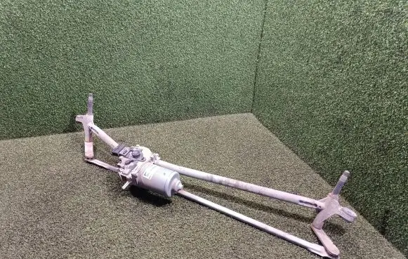 Opel Movano B Front wiper linkage and motor 8200734788 141409360