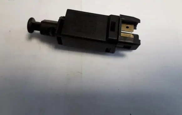 Volkswagen PASSAT B4 Brake pedal sensor switch 191945515