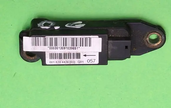 Mercedes-Benz C W203 Airbag deployment crash/impact sensor 0018204426 000301301039651