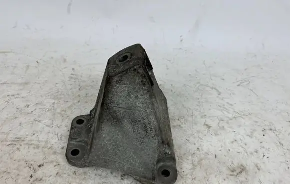 BMW 5 GT F07 Engine mounting bracket 6795958 6781242