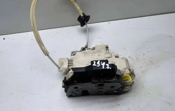 Audi A3 S3 8P Front door lock 4F1837015