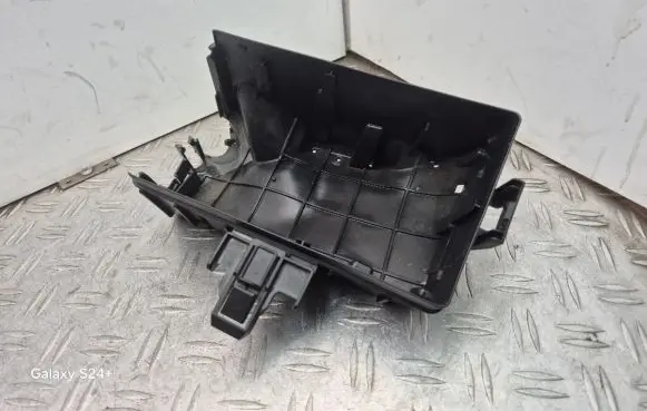 Skoda Octavia Mk3 (5E) Fuse box cover 5Q0907361D
