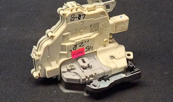 Audi A3 S3 8V Rear door lock 4G0839016C