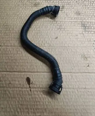 Skoda Yeti (5L) Breather hose/pipe 06J103221