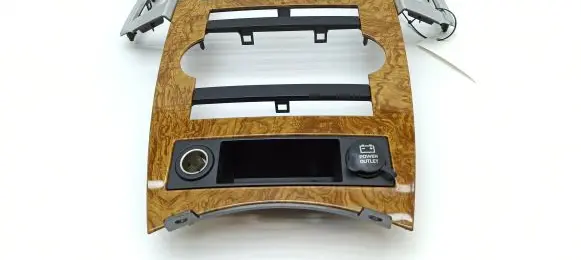 Jeep Grand Cherokee (WK) Radio/GPS head unit trim X35011600 68271F 64044AM