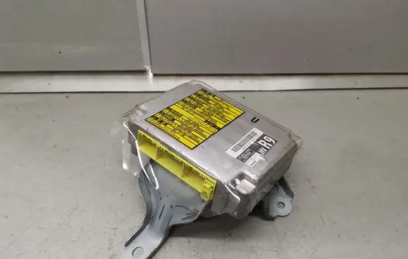 Lexus RX 330 - 350 - 400H Airbag control unit/module 8917048160 1523007612