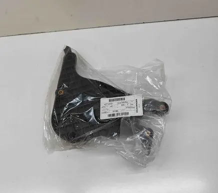 Volkswagen Tiguan Air filter cleaner box bracket assembly 5QF129671