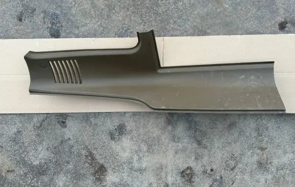 Mitsubishi Pajero (D)pillar trim (top) MB643757 XB476241