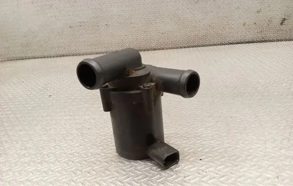 Volkswagen Touareg I Electric auxiliary coolant/water pump 7L0965561A