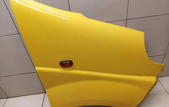 Opel Vivaro Fender