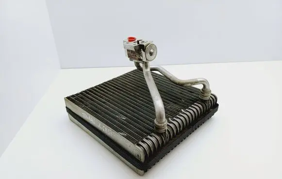 Volkswagen Touran I Air conditioning (A/C) radiator (interior) 1K1820103