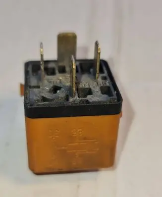 Volkswagen Golf III Other relay 0332014456